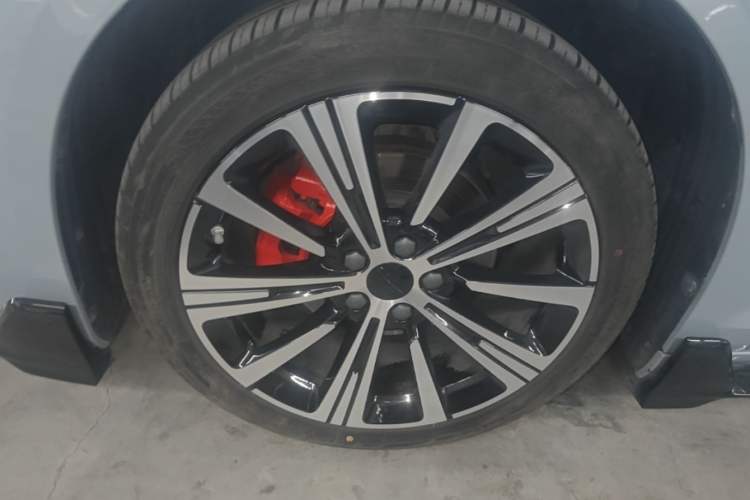 Used Geely Auto Preface 2025 Dongfang Yao 1.5TD Kunlun Edition Left Front Wheel Hub