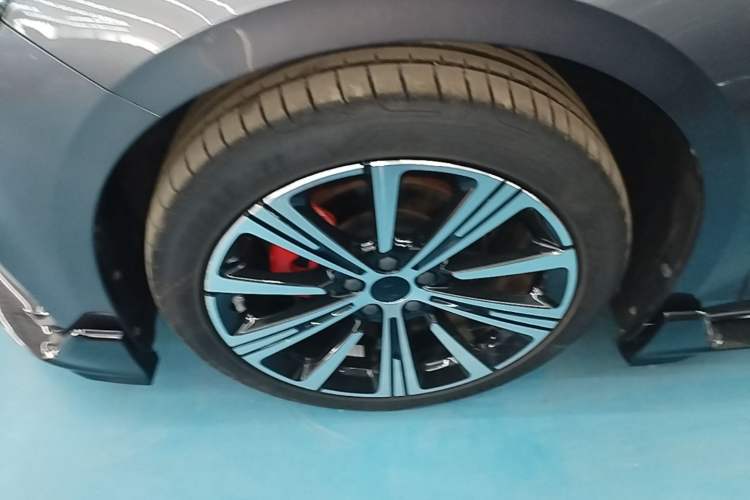 Used Geely Auto Preface 2025 Dongfang Yao 2.0TD Moonlight Edition Left Front Wheel Hub