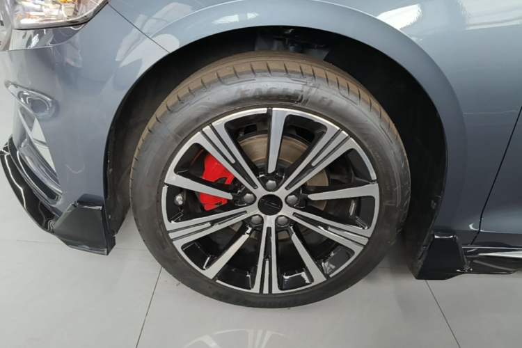 Used Geely Auto Preface 2025 Dongfang Yao 2.0TD Lanxing Edition Left Front Wheel Hub