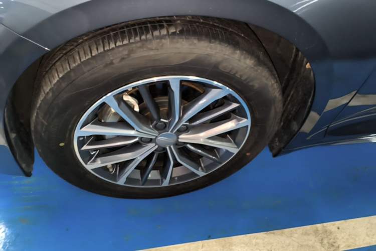 Used Geely Auto Preface 2025 Dongfang Yao 1.5TD Fuyao Edition Left Front Wheel Hub