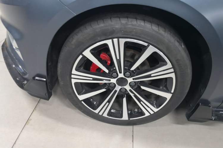 Used Geely Auto Preface 2025 Dongfang Yao 2.0TD Moonlight Edition Left Front Wheel Hub