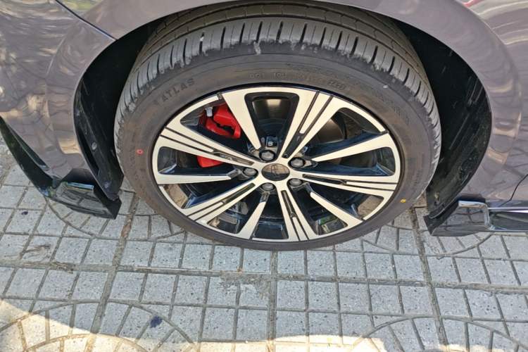 Used Geely Auto Preface 2025 Dongfang Yao 1.5TD Kunlun Edition Left Front Wheel Hub