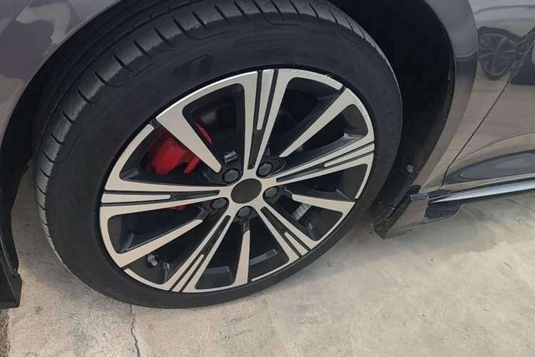 Used Geely Auto Preface 2025 Dongfang Yao 2.0TD Moonlight Edition Left Front Wheel Hub