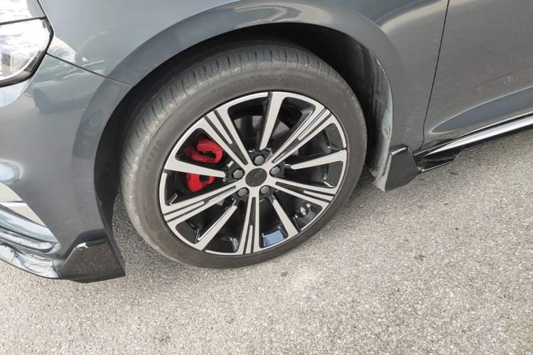 Used Geely Auto Preface 2025 Dongfang Yao 1.5TD Kunlun Edition Left Front Wheel Hub