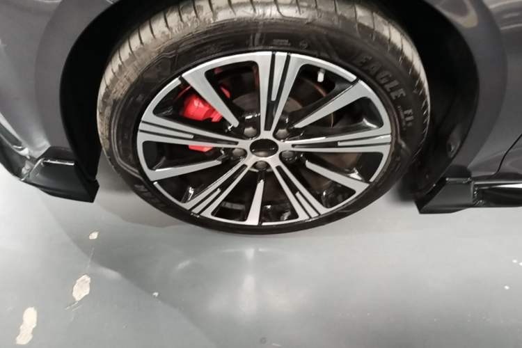 Used Geely Auto Preface 2025 Dongfang Yao 2.0TD Moonlight Edition Left Front Wheel Hub