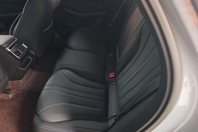 Used Geely Auto Preface 2025 Dongfang Yao 1.5TD Fuyao Edition Left Rear Seat