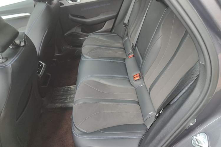 Used Geely Auto Preface 2025 Dongfang Yao 2.0TD Moonlight Edition Left Rear Seat