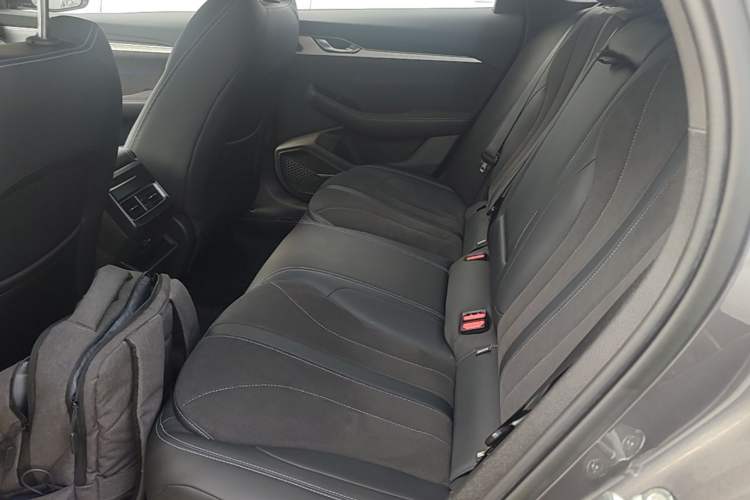 Used Geely Auto Preface 2025 Dongfang Yao 2.0TD Moonlight Edition Left Rear Seat