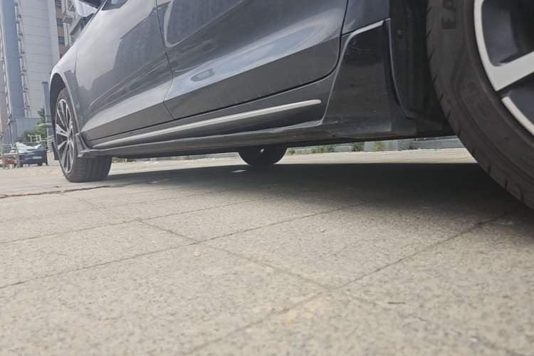 Used Geely Auto Preface 2025 Dongfang Yao 2.0TD Lanxing Edition Left Side Sill