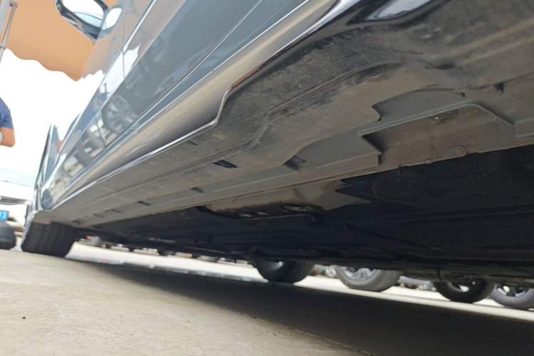 Used Geely Auto Preface 2025 Dongfang Yao 1.5TD Kunlun Edition Left Side Sill