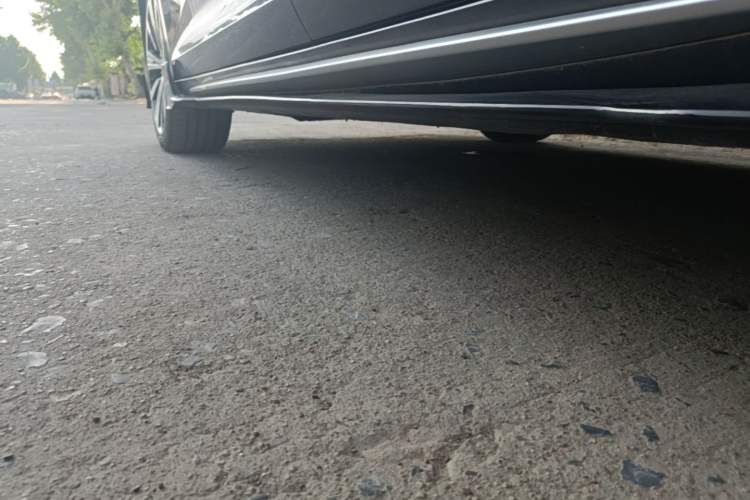 Used Geely Auto Preface 2025 Dongfang Yao 2.0TD Moonlight Edition Left Side Sill