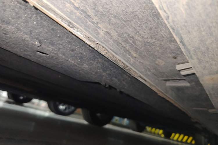 Used Geely Auto Preface 2025 Dongfang Yao 2.0TD Moonlight Edition Left Side Sill