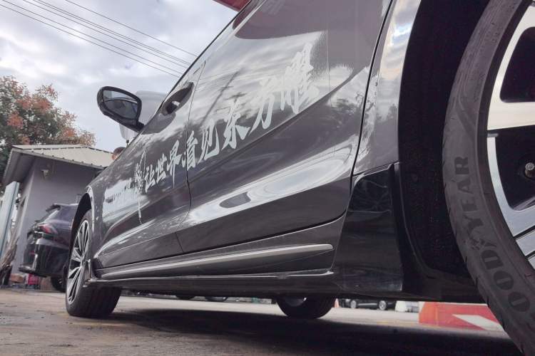 Used Geely Auto Preface 2025 Dongfang Yao 2.0TD Moonlight Edition Left Side Sill