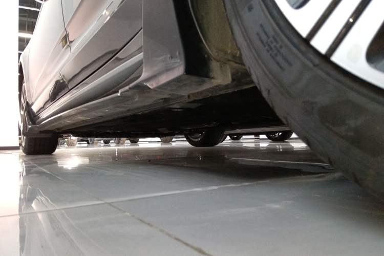 Used Geely Auto Preface 2025 Dongfang Yao 2.0TD Lanxing Edition Left Side Sill