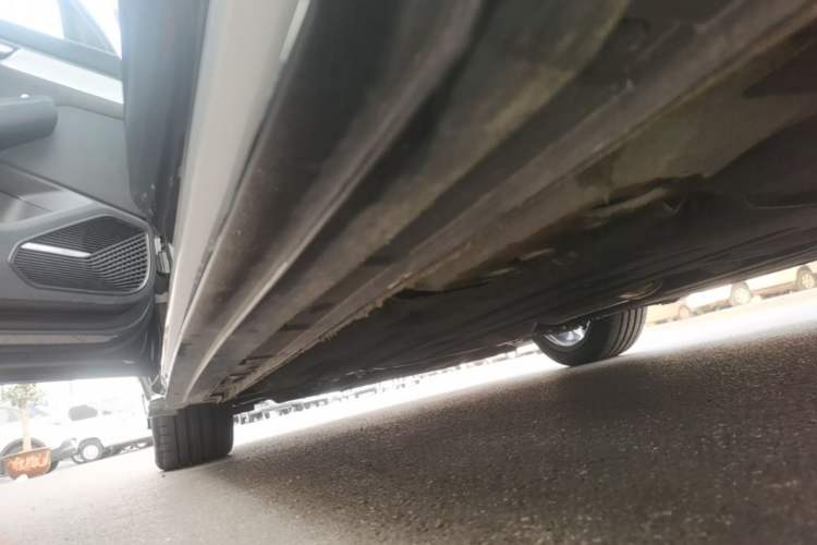 Used Geely Auto Preface 2025 Dongfang Yao 2.0TD Moonlight Edition Left Side Sill