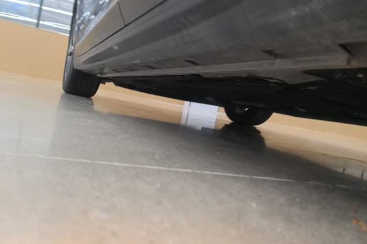 Used Geely Auto Preface 2025 Dongfang Yao 1.5TD Fuyao Edition Left Side Sill