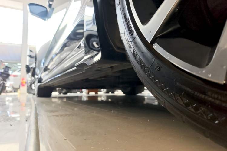 Used Geely Auto Preface 2025 Dongfang Yao 1.5TD Kunlun Edition Left Side Sill