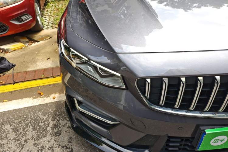 Used Geely Auto Preface 2025 Dongfang Yao 1.5TD Kunlun Edition Right Front Headlight