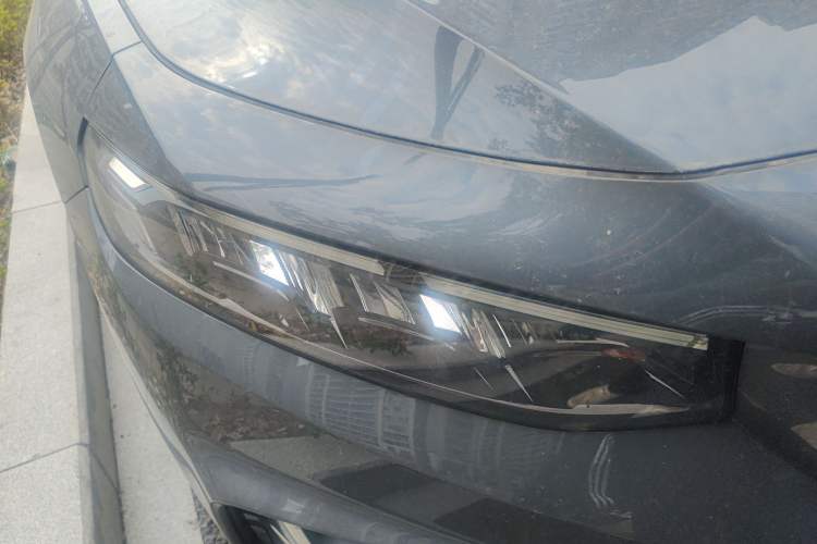 Used Geely Auto Preface 2025 Dongfang Yao 1.5TD Fuyao Edition Right Front Headlight