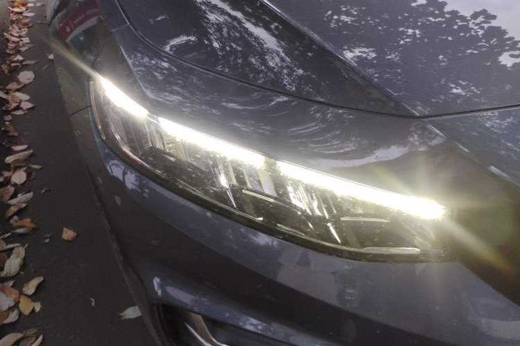 Used Geely Auto Preface 2025 Dongfang Yao 1.5TD Fuyao Edition Right Front Headlight