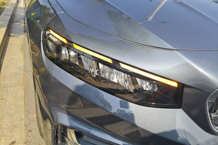 Used Geely Auto Preface 2025 Dongfang Yao 1.5TD Fuyao Edition Right Front Headlight