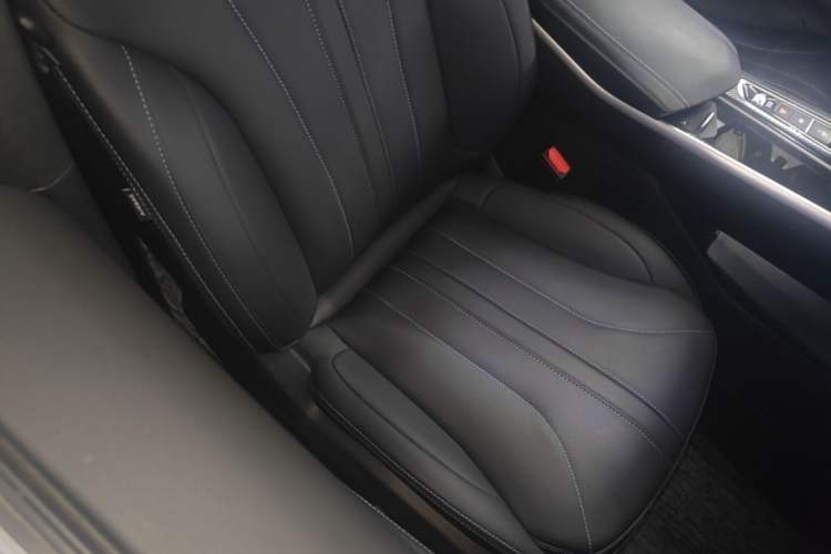 Used Geely Auto Preface 2025 Dongfang Yao 1.5TD Kunlun Edition Right Front Seat
