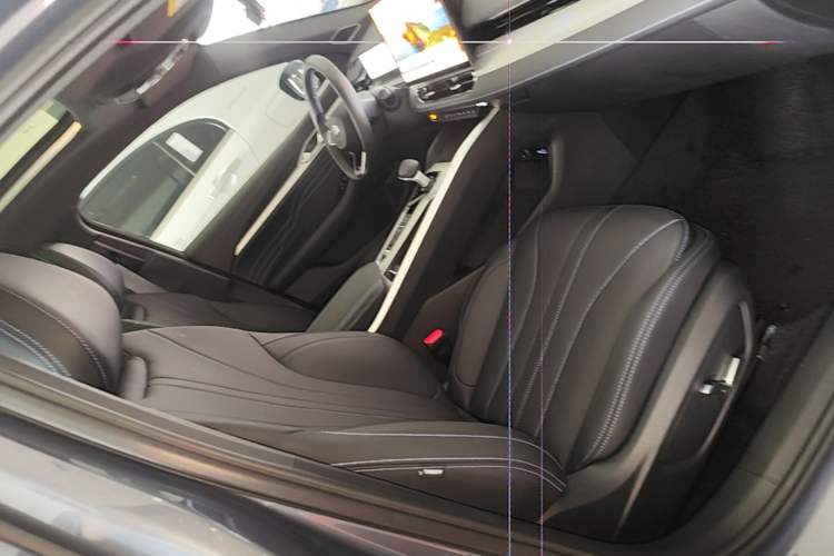 Used Geely Auto Preface 2025 Dongfang Yao 1.5TD Kunlun Edition Right Front Seat