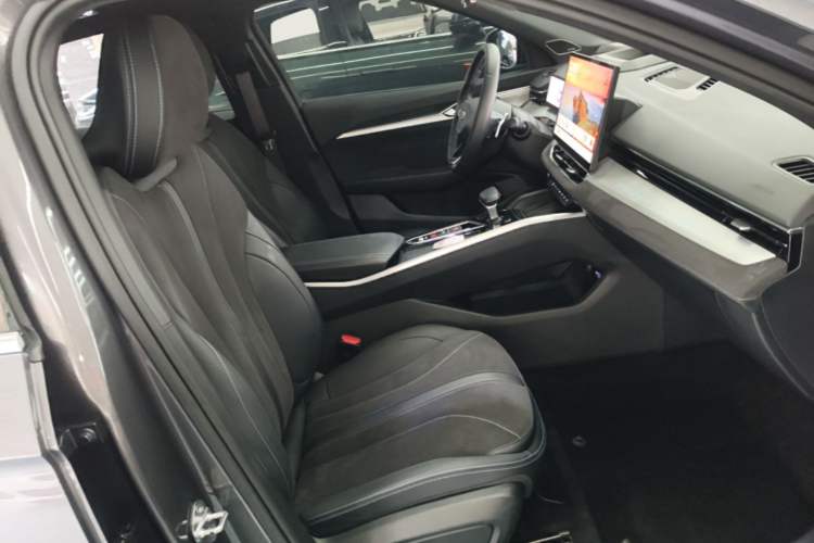 Used Geely Auto Preface 2025 Dongfang Yao 2.0TD Moonlight Edition Right Front Seat