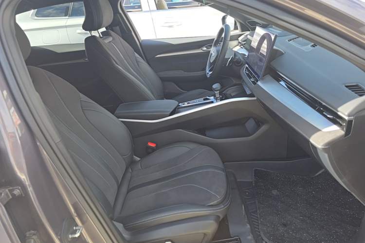 Used Geely Auto Preface 2025 Dongfang Yao 2.0TD Moonlight Edition Right Front Seat