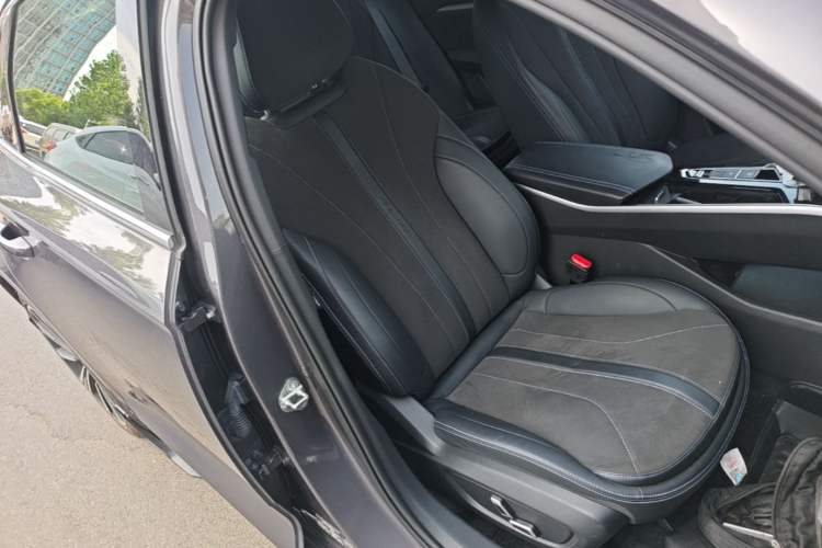 Used Geely Auto Preface 2025 Dongfang Yao 2.0TD Moonlight Edition Right Front Seat