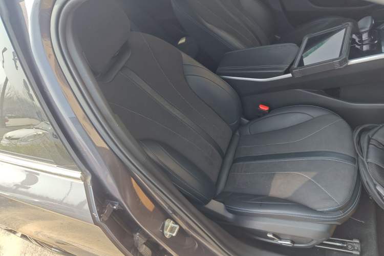 Used Geely Auto Preface 2025 Dongfang Yao 2.0TD Moonlight Edition Right Front Seat