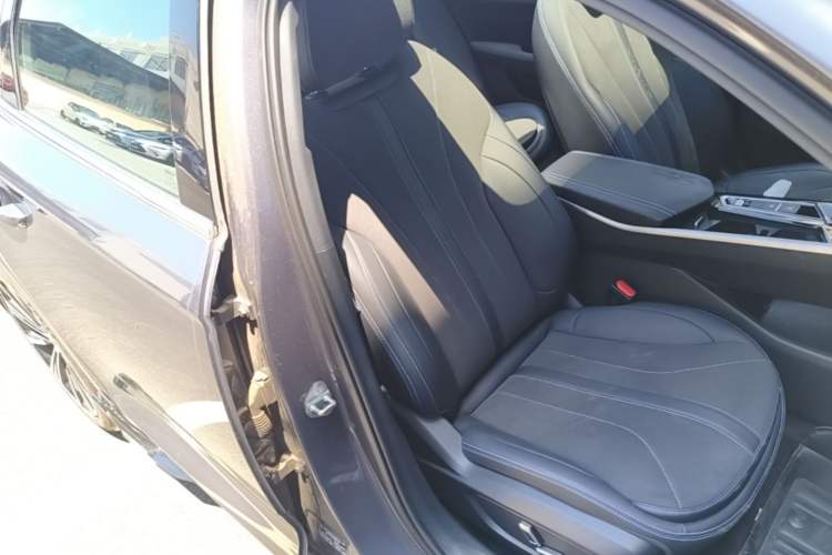 Used Geely Auto Preface 2025 Dongfang Yao 2.0TD Moonlight Edition Right Front Seat
