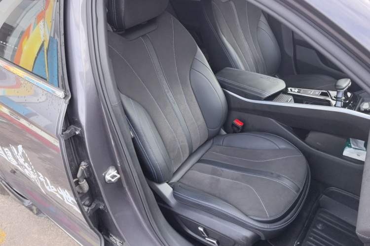 Used Geely Auto Preface 2025 Dongfang Yao 2.0TD Moonlight Edition Right Front Seat