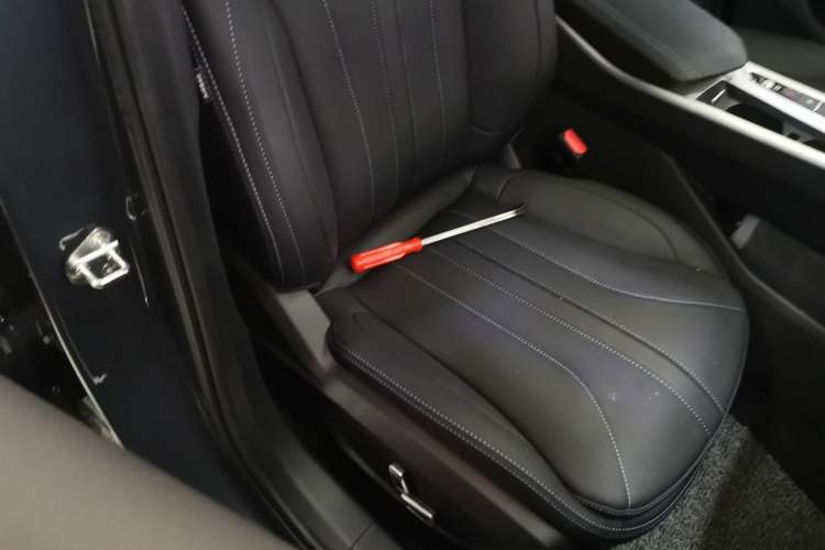 Used Geely Auto Preface 2025 Dongfang Yao 1.5TD Kunlun Edition Right Front Seat
