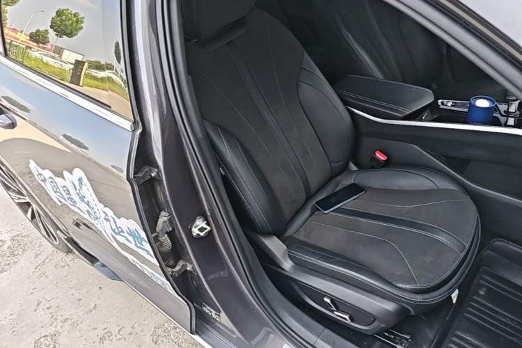 Used Geely Auto Preface 2025 Dongfang Yao 2.0TD Moonlight Edition Right Front Seat