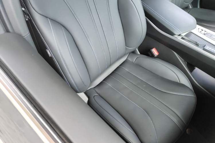 Used Geely Auto Preface 2025 Dongfang Yao 1.5TD Kunlun Edition Right Front Seat