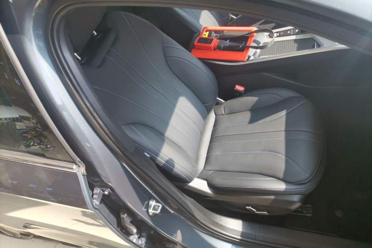 Used Geely Auto Preface 2025 Dongfang Yao 1.5TD Kunlun Edition Right Front Seat