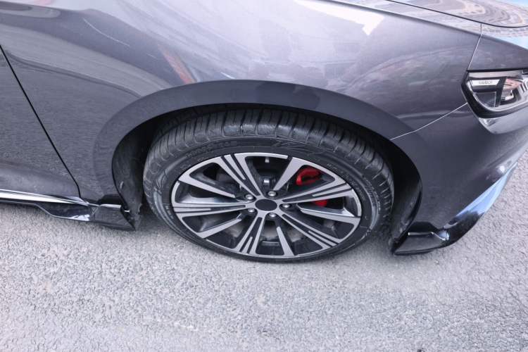 Used Geely Auto Preface 2025 Dongfang Yao 2.0TD Moonlight Edition Right Front Wheel Hub