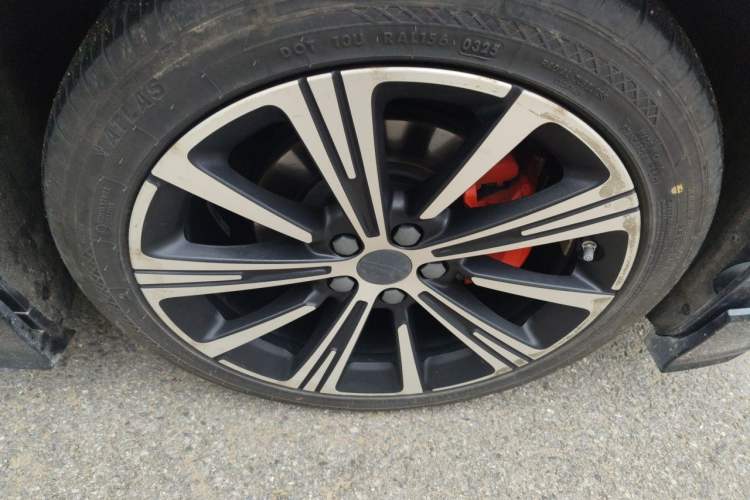 Used Geely Auto Preface 2025 Dongfang Yao 2.0TD Jin Chao Edition Right Front Wheel Hub