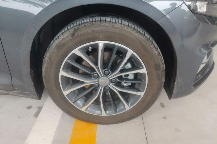Used Geely Auto Preface 2025 Dongfang Yao 1.5TD Fuyao Edition Right Front Wheel Hub