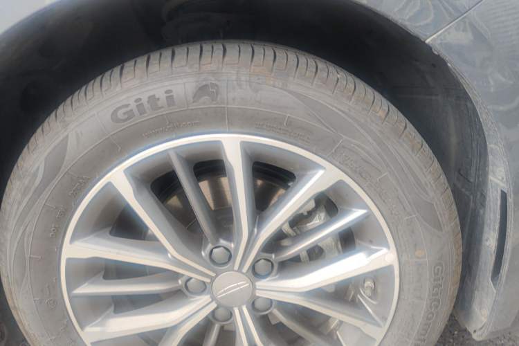 Used Geely Auto Preface 2025 Dongfang Yao 1.5TD Fuyao Edition Right Front Wheel Hub