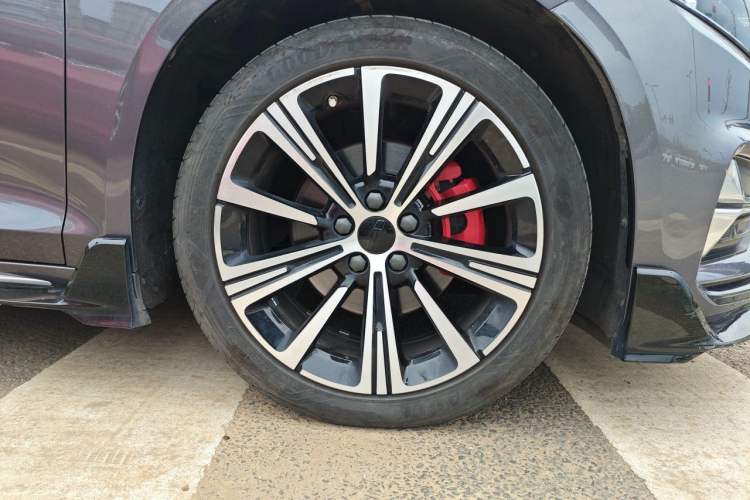 Used Geely Auto Preface 2025 Dongfang Yao 2.0TD Moonlight Edition Right Front Wheel Hub