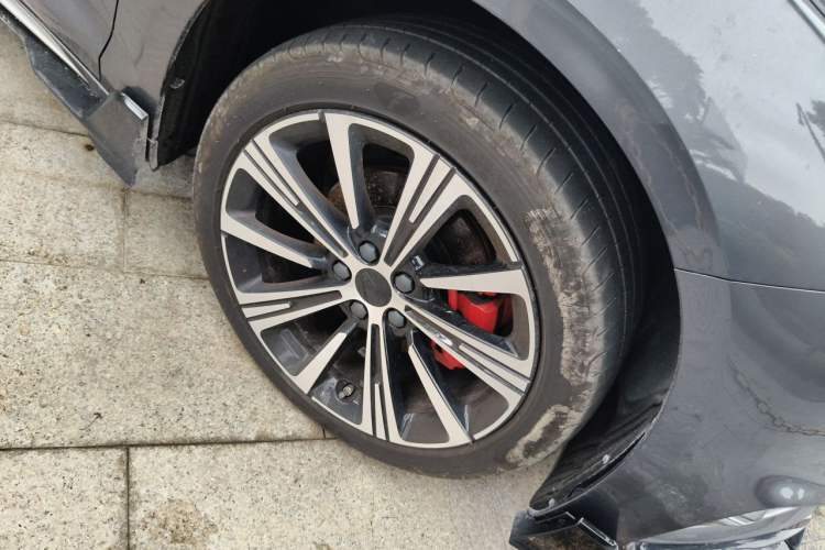 Used Geely Auto Preface 2025 Dongfang Yao 2.0TD Moonlight Edition Right Front Wheel Hub