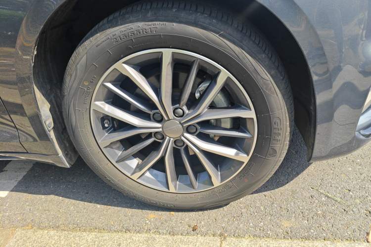 Used Geely Auto Preface 2025 Dongfang Yao 1.5TD Fuyao Edition Right Front Wheel Hub