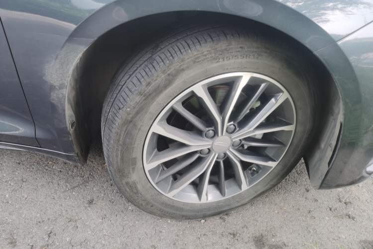 Used Geely Auto Preface 2025 Dongfang Yao 1.5TD Fuyao Edition Right Front Wheel Hub