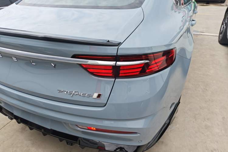 Used Geely Auto Preface 2025 Dongfang Yao 1.5TD Kunlun Edition Right Rear Taillight