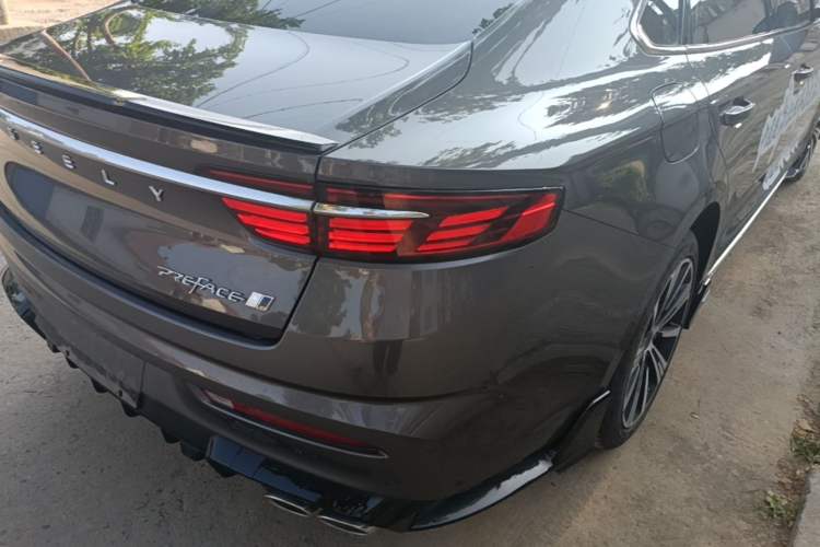 Used Geely Auto Preface 2025 Dongfang Yao 2.0TD Moonlight Edition Right Rear Taillight