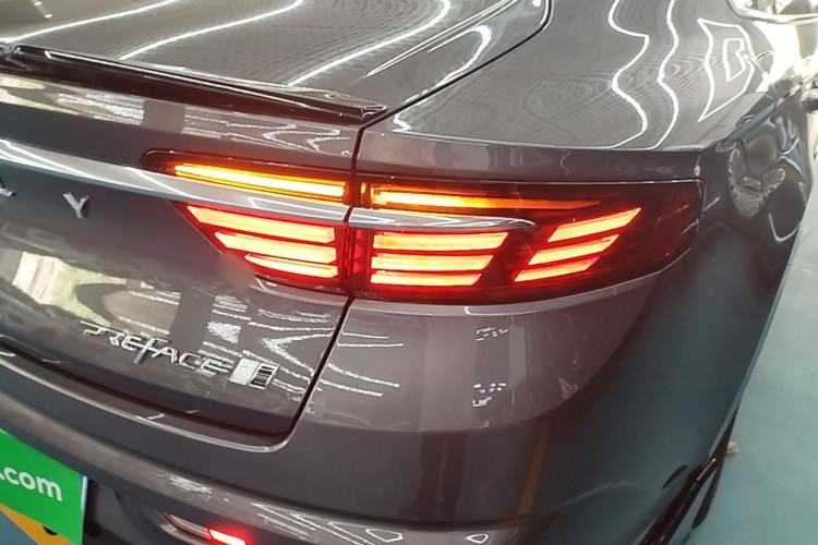 Used Geely Auto Preface 2025 Dongfang Yao 2.0TD Moonlight Edition Right Rear Taillight