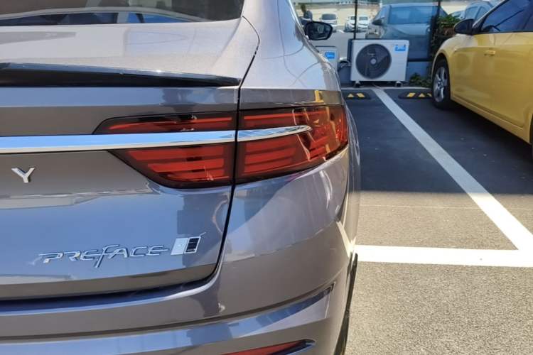 Used Geely Auto Preface 2025 Dongfang Yao 2.0TD Moonlight Edition Right Rear Taillight