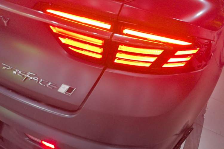 Used Geely Auto Preface 2025 Dongfang Yao 2.0TD Moonlight Edition Right Rear Taillight